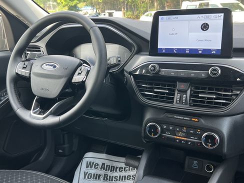 Used 2023 Ford Escape Active w/ Cold Weather Package FWD image 3