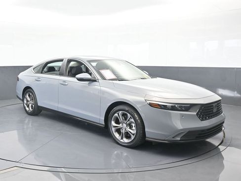 Used 2023 Honda Accord EX-L image 8