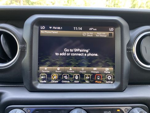 Used 2021 Jeep Wrangler Unlimited Sahara AWD/4WD image 25