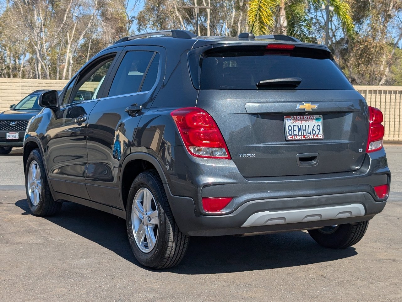 Used 2018 Chevrolet Trax LT w/ LPO, Cargo Package FWD image 12