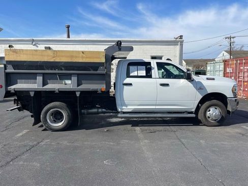 Used 2024 RAM 3500 Tradesman w/ Chrome Appearance Group image 8