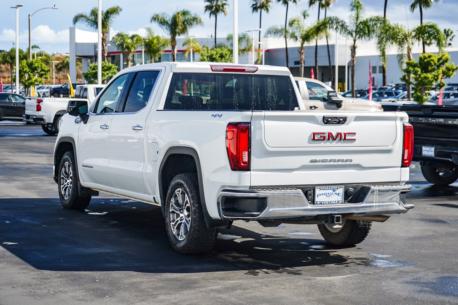Used 2025 GMC Sierra 1500 SLT AWD/4WD image 6