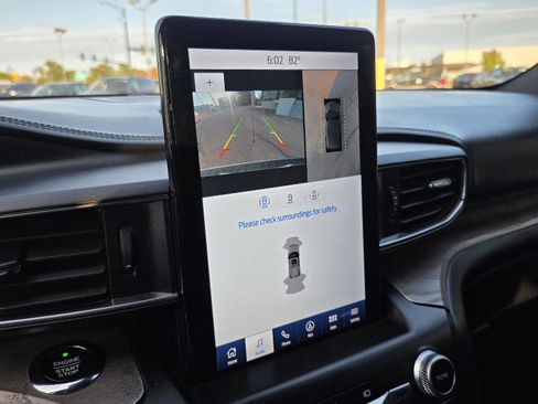 Used 2020 Ford Explorer Platinum w/ Premium Technology Package image 19