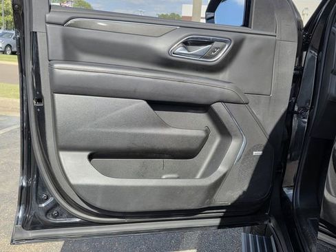 Used 2023 GMC Yukon AT4 w/ Technology Package image 15