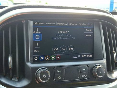 Used 2022 Chevrolet Colorado ZR2 w/ ZR2 Dusk Special Edition AWD/4WD image 18