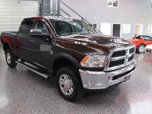Used 2017 RAM 2500 Tradesman w/ Chrome Appearance Group AWD/4WD image 8