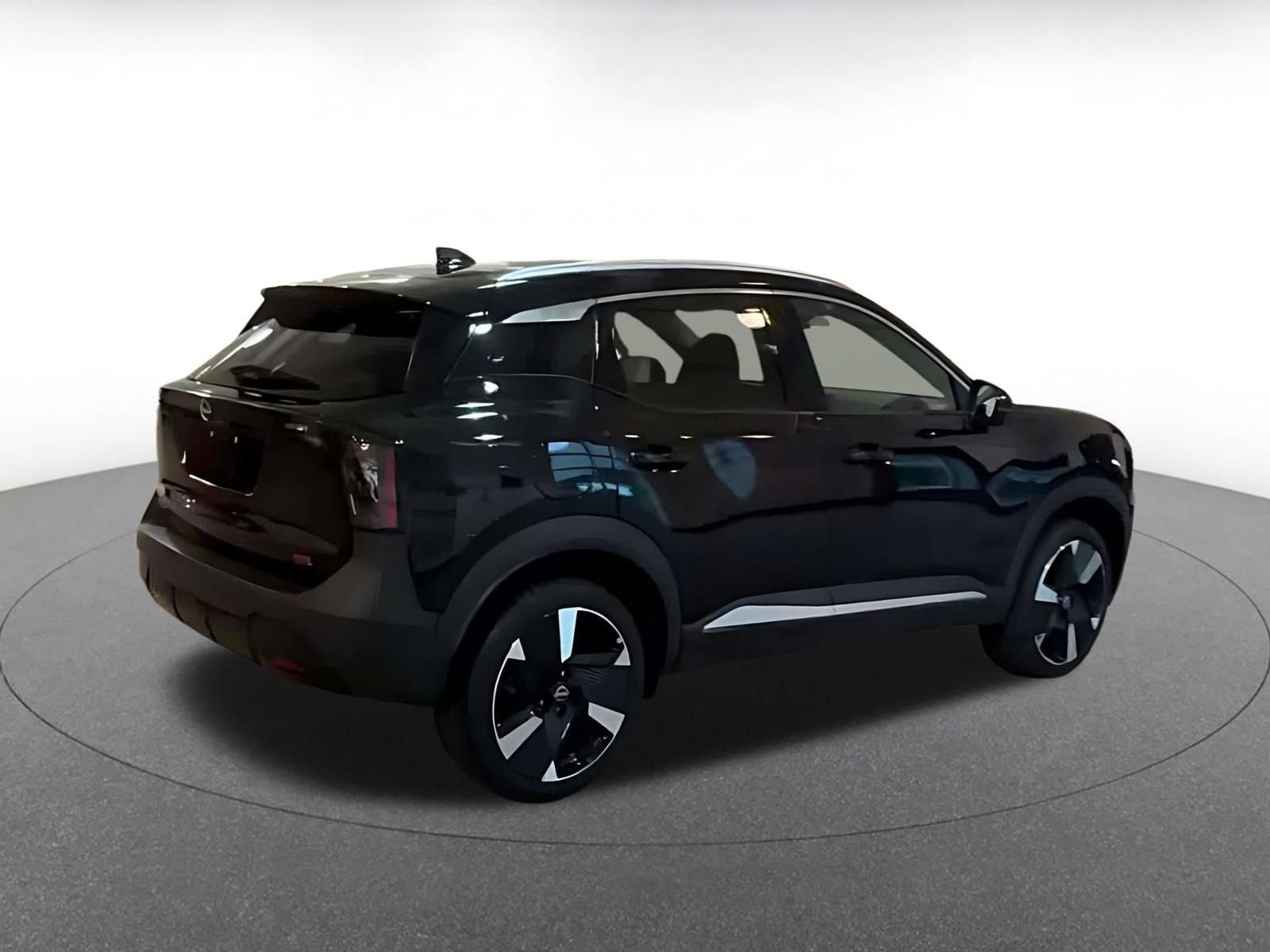 Used 2026 Nissan Kicks SR FWD image 13
