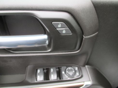 Used 2020 Chevrolet Silverado 1500 LT Trail Boss w/ Convenience Package image 12