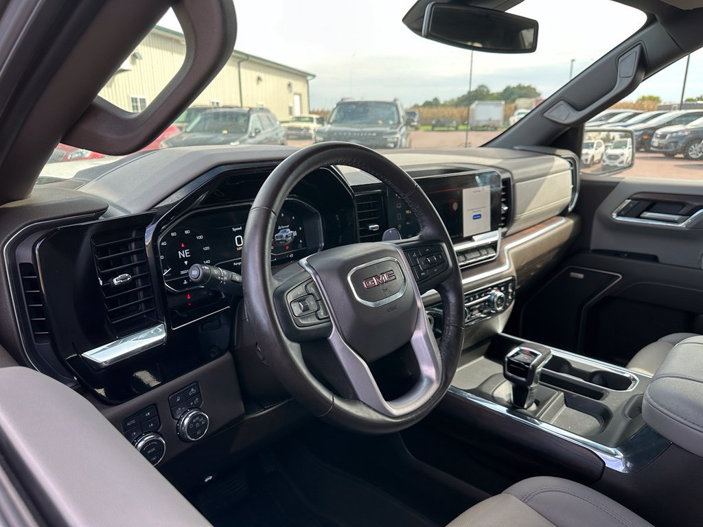 Used 2023 GMC Sierra 1500 SLT w/ SLT Premium Package AWD/4WD image 2