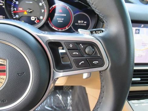 Used 2020 Porsche Cayenne image 18