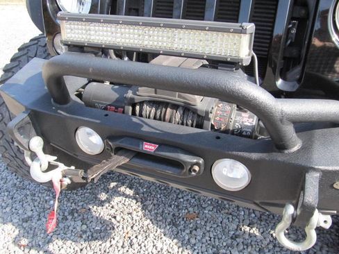 Used 2016 Jeep Wrangler Unlimited Rubicon w/ Connectivity Group image 23