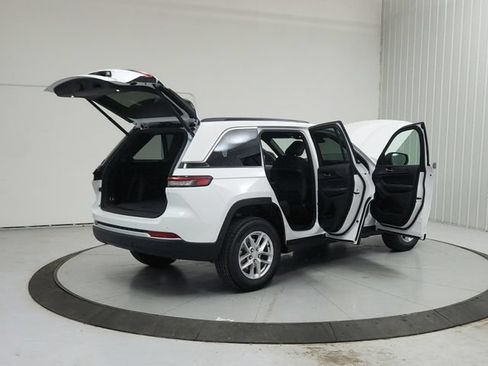 New 2026 Jeep Grand Cherokee Laredo X RWD image 16