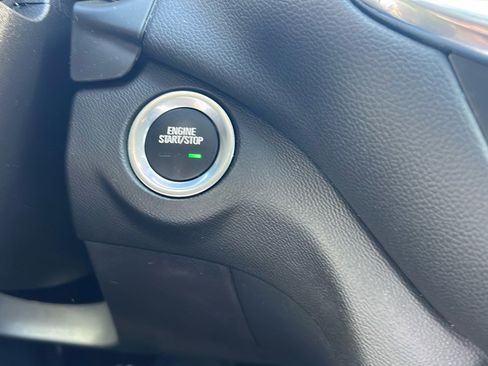 Used 2023 Chevrolet Equinox LT w/ Driver Convenience Package image 23