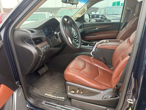 Used 2018 Cadillac Escalade Premium Luxury image 10