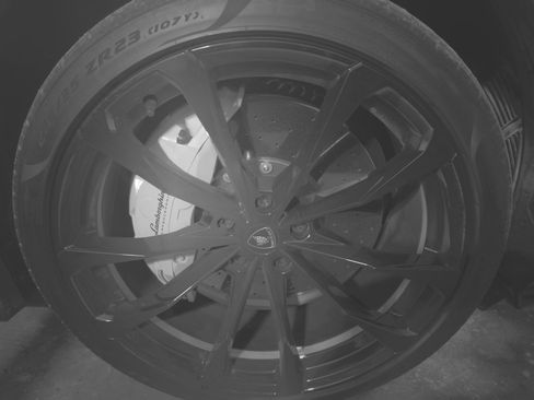 Used 2021 Lamborghini Urus image 17