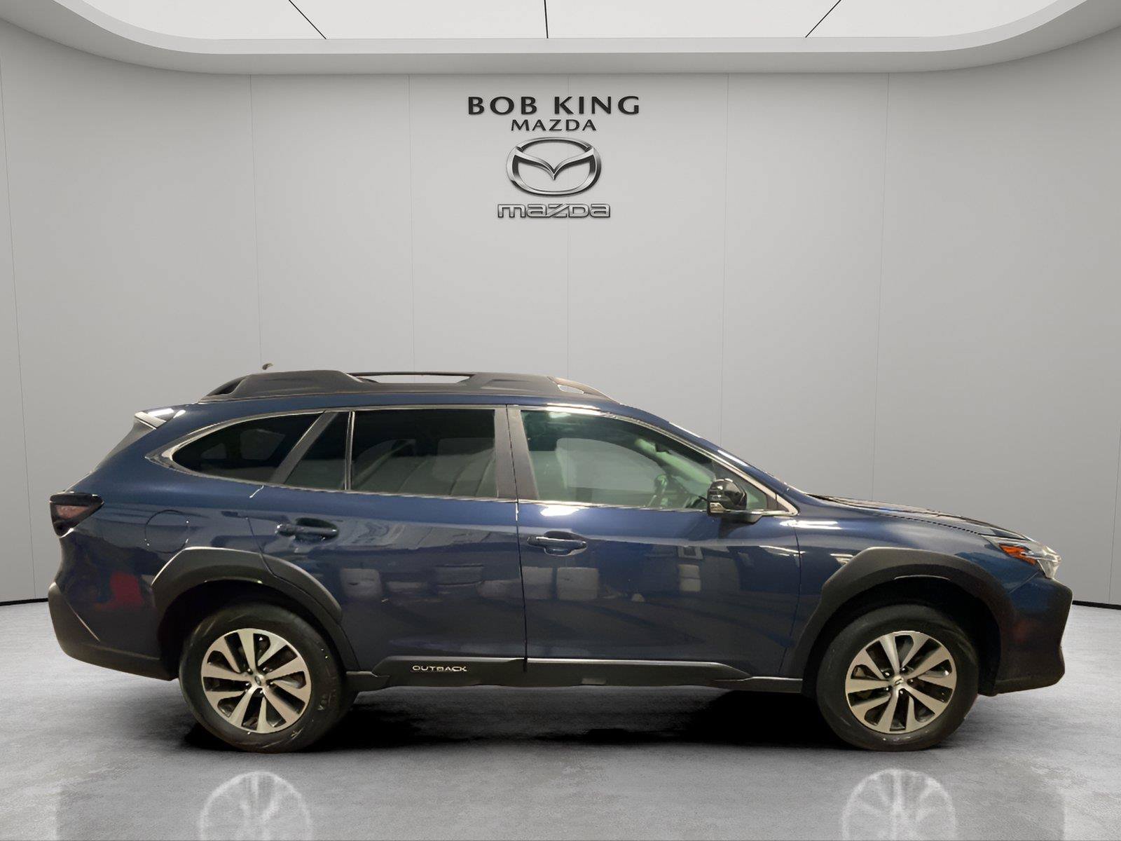 Used 2025 Subaru Outback Premium AWD/4WD image 6
