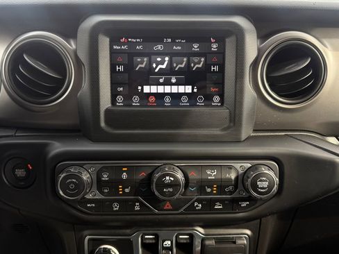 Used 2021 Jeep Wrangler Unlimited Sport image 24