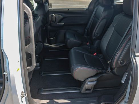 New 2026 Toyota Sienna XSE FWD image 21