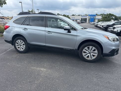 Used 2016 Subaru Outback 2.5i Premium w/ Popular Package #2 AWD/4WD image 15