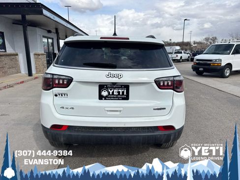 Used 2024 Jeep Compass Latitude AWD/4WD image 4