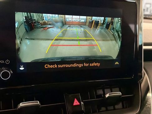 Used 2025 Toyota Corolla Cross XLE image 13