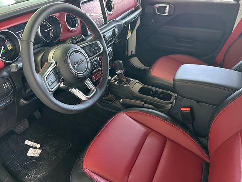 New 2023 Jeep Wrangler Unlimited Rubicon 4xe image 7