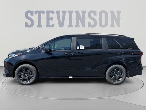 New 2026 Toyota Sienna XLE Woodland Edition AWD/4WD image 2