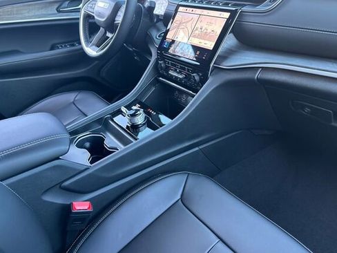 New 2025 Jeep Grand Cherokee Limited image 13
