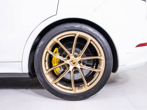 Used 2024 Porsche Cayenne Turbo GT image 10