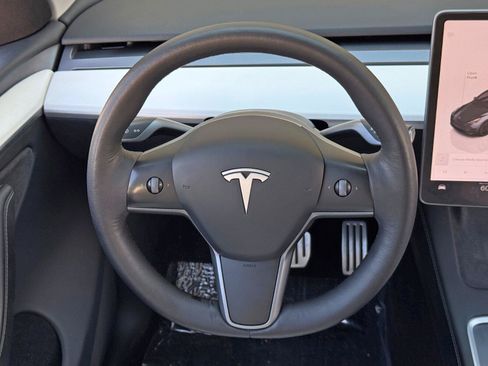 Used 2023 Tesla Model Y Performance AWD/4WD image 17