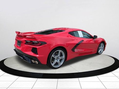 Used 2021 Chevrolet Corvette Stingray Preferred Cpe w/ Z51 Performance Package RWD image 3
