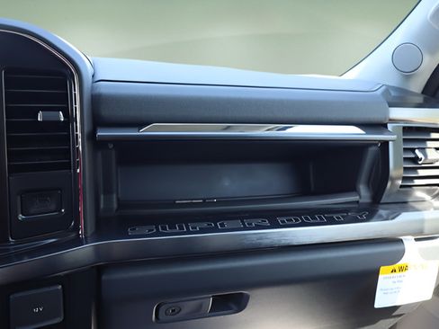 New 2026 Ford F250 Lariat w/ Black Appearance Package AWD/4WD image 21