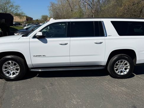 Used 2019 GMC Yukon XL SLT AWD/4WD image 5