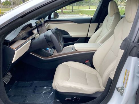 Used 2023 Tesla Model S Standard Range image 34