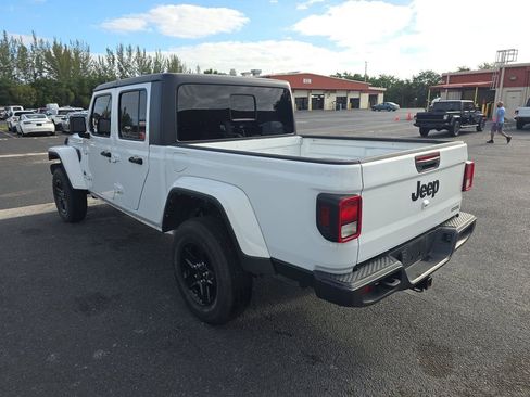 Used 2021 Jeep Gladiator Sport AWD/4WD image 4