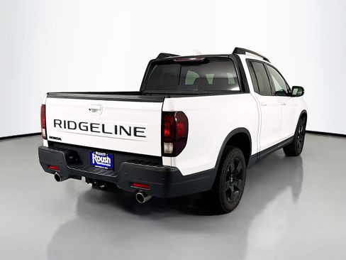 Certified 2025 Honda Ridgeline Black Edition image 5