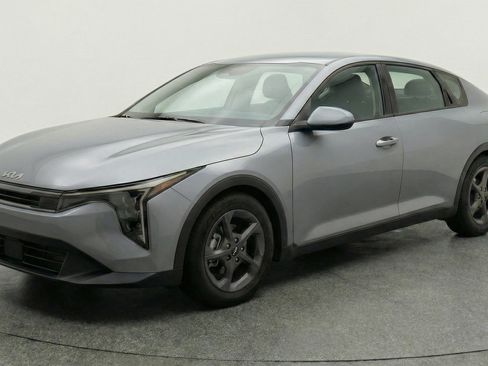 Used 2025 Kia K4 FWD image 3