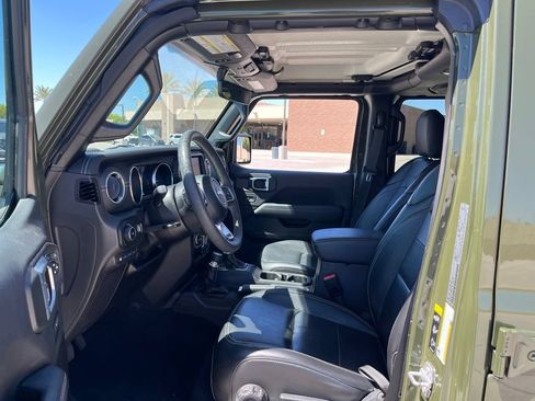 Used 2023 Jeep Wrangler Unlimited Sahara w/ Cold Weather Group AWD/4WD image 11