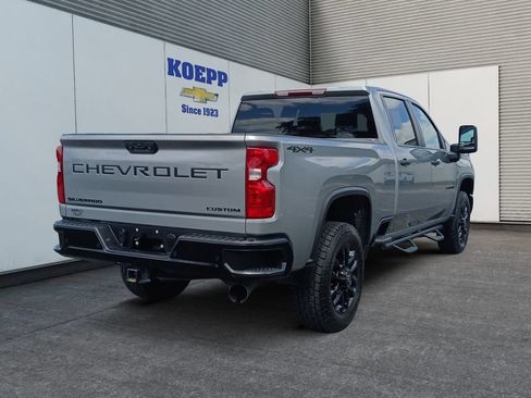 Used 2025 Chevrolet Silverado 2500 Custom w/ Custom Value Package AWD/4WD image 5