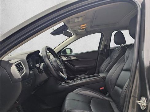 Used 2018 MAZDA MAZDA3 Touring FWD image 12