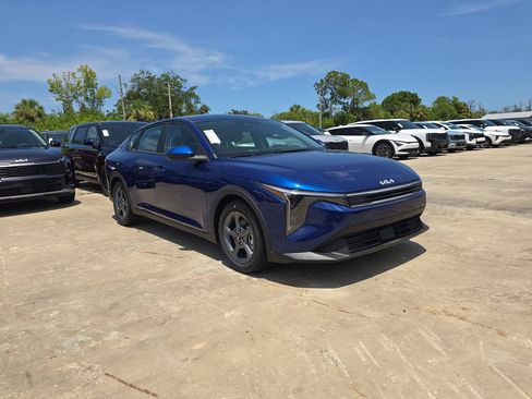 New 2026 Kia K4 FWD image 2