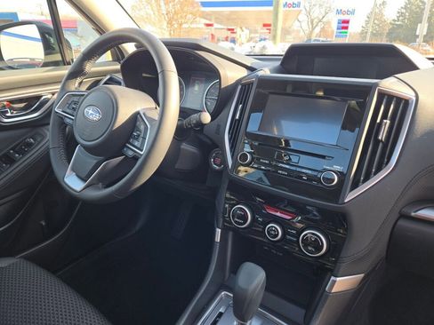 Used 2023 Subaru Forester Premium image 6