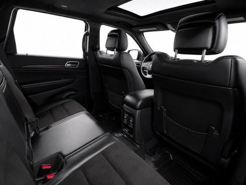 Used 2019 Jeep Grand Cherokee Altitude AWD/4WD image 22