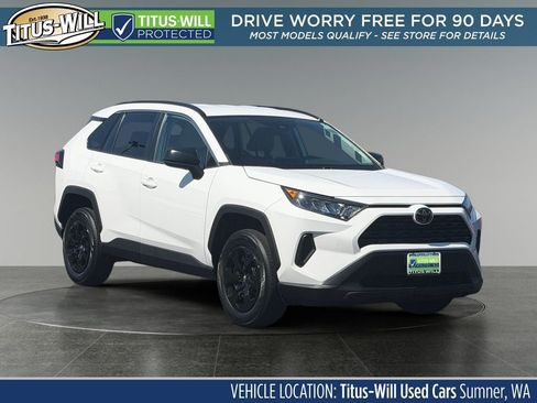 Used 2019 Toyota RAV4 LE FWD image 1