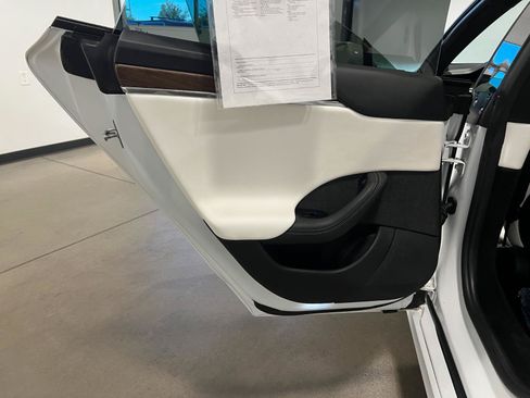 Used 2021 Tesla Model S Plaid AWD/4WD image 32