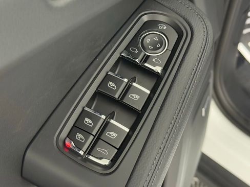 New 2026 Porsche Macan image 26