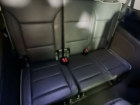 Used 2021 Chevrolet Suburban Premier w/ Premium Package AWD/4WD image 30
