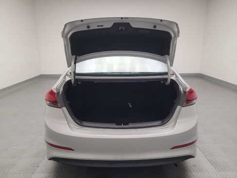 Used 2017 Hyundai Elantra SE image 29