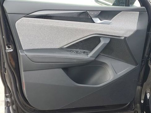 New 2026 Volkswagen Tiguan S image 8