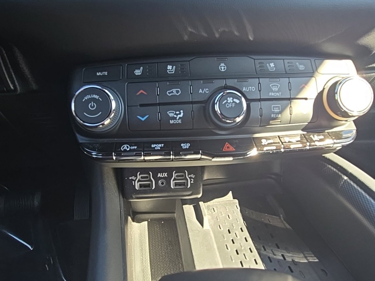 Used 2025 Dodge Durango GT AWD/4WD image 34